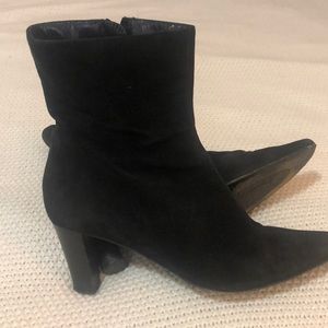 Aquatalia pointed  toe ankle boots. Size 8.5